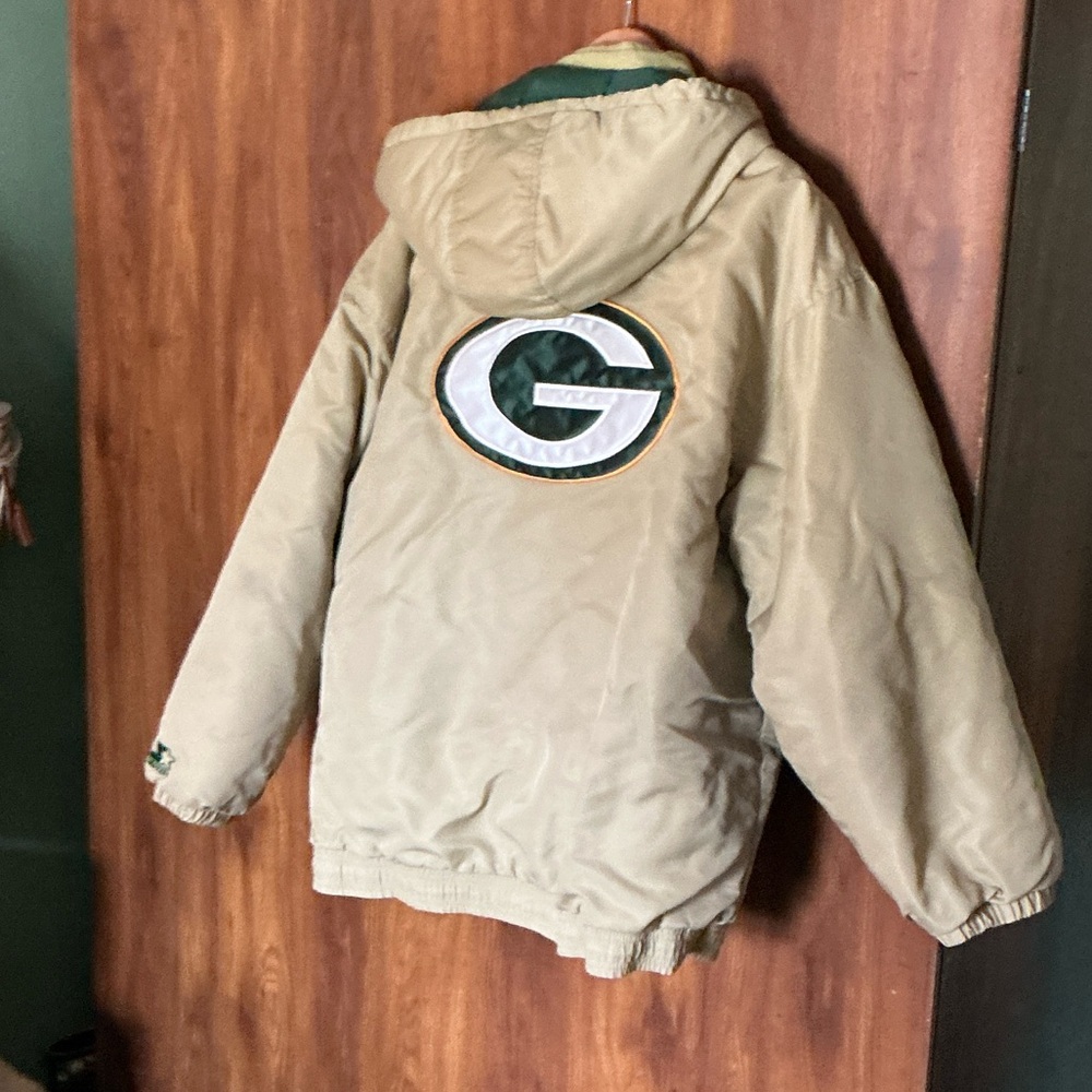 Like NewSTARTER Tan and Green Packers Performance Jacket - Picture 5 of 8